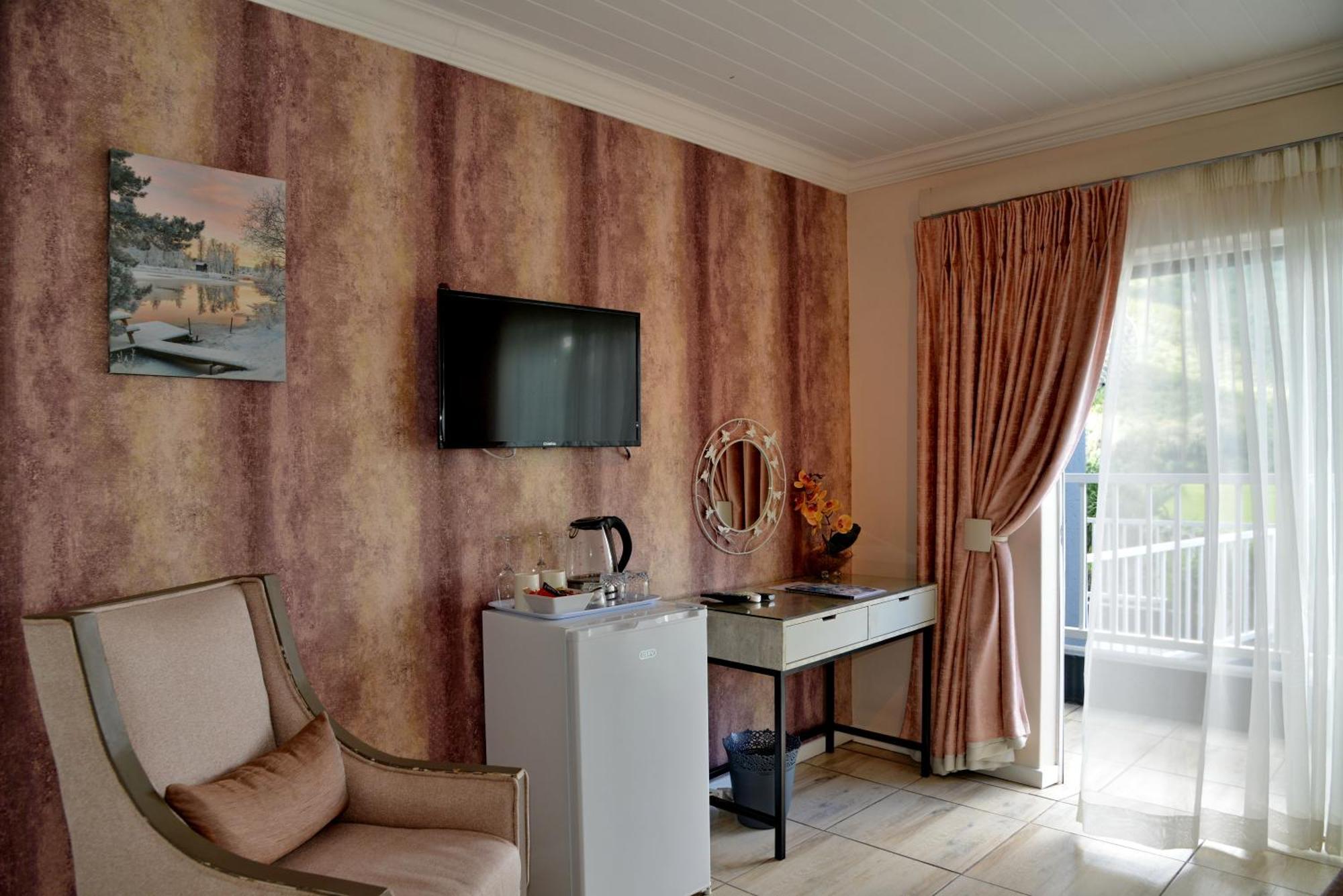 The Shore House Hartbeespoort Room photo